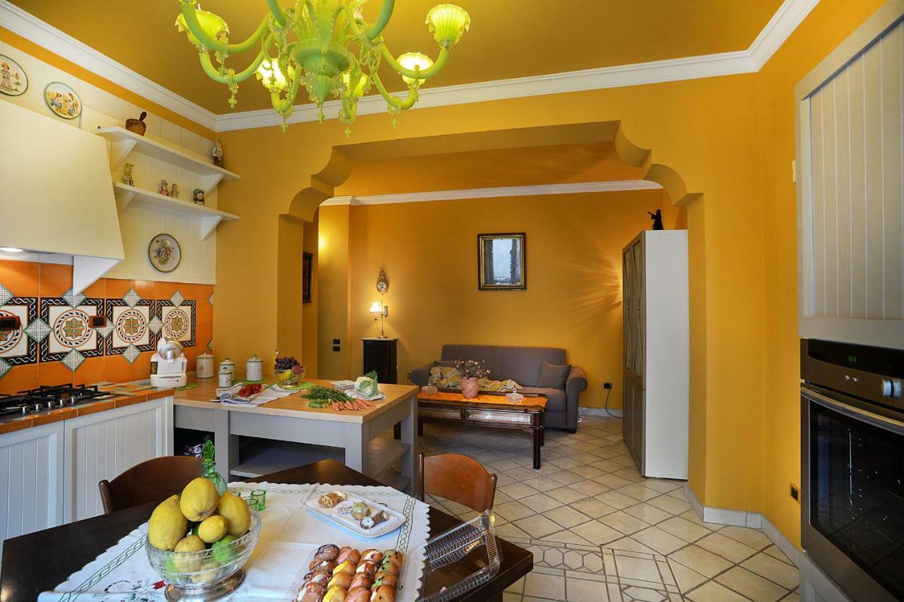 Donna Filomena Casa Vacanza Di Charme Салерно Екстериор снимка