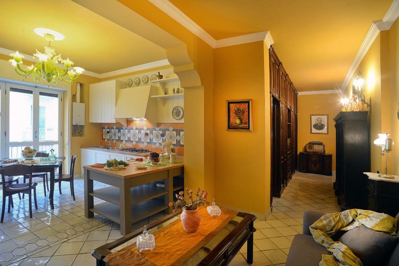 Donna Filomena Casa Vacanza Di Charme Салерно Екстериор снимка